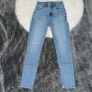 rarely worn!! American Eagle jeans (000)